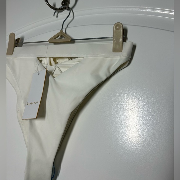 lovewave revolve Quinn Bottom in White Size Small NWT - Picture 8 of 13